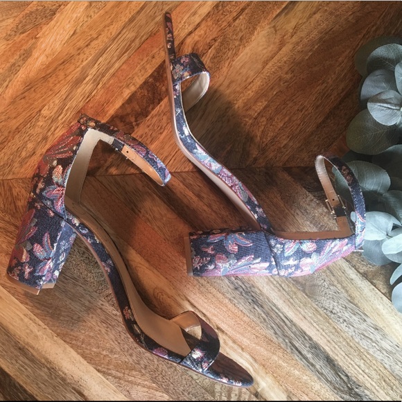 Jessica Simpson floral pattern sandals NWOT - Picture 8 of 9